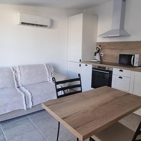 Aparthotel Les Bois De Zola Entre Provence Et Luberon Saint-Esteve-Janson Esterno foto