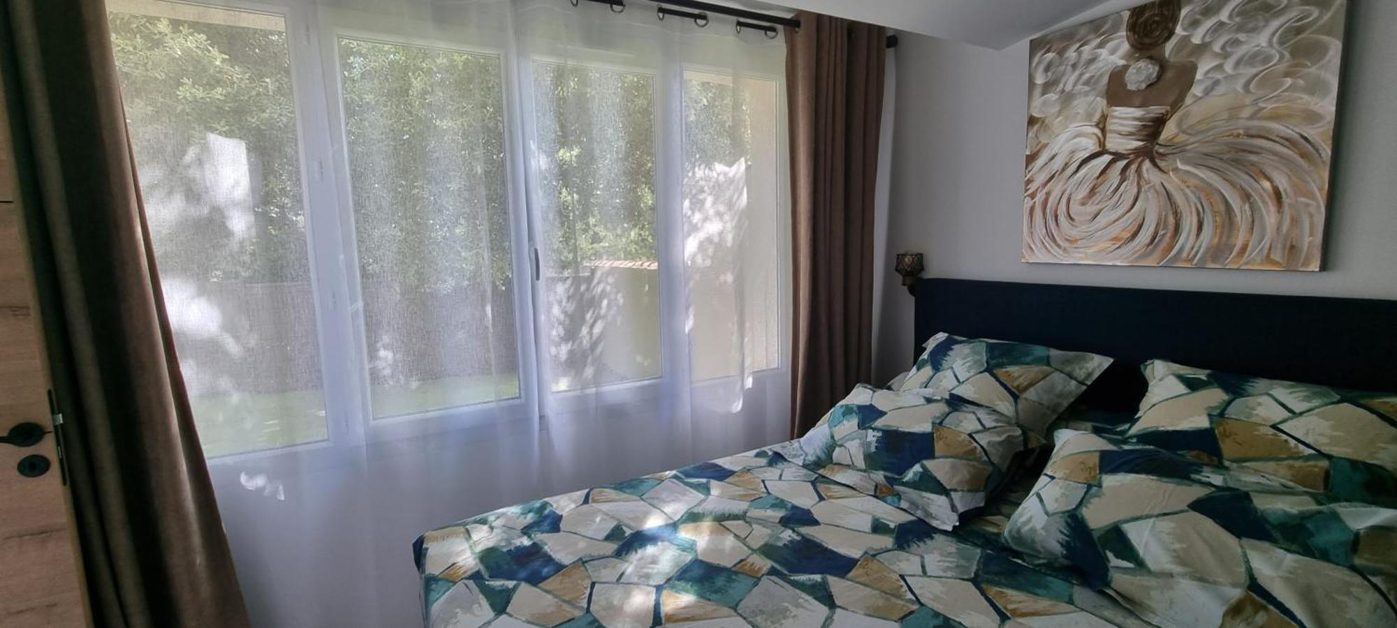 Aparthotel Les Bois De Zola Entre Provence Et Luberon Saint-Esteve-Janson Esterno foto